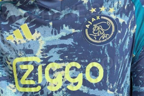 nieuwe uitshirt ajax 21-22